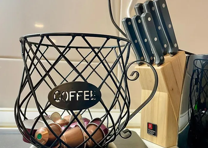 For Up To 4 Persons, Free Wifi, In * هامبورغ