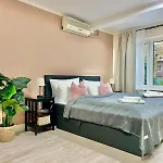 شقة For Up To 4 Persons, Free Wifi, In