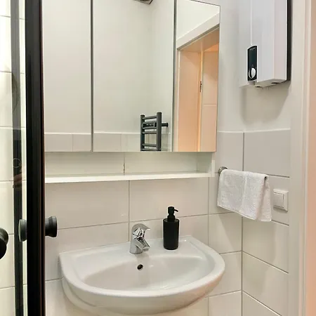 For Up To 4 Persons, Free Wifi, In Hamburg Hamburg-Harburg