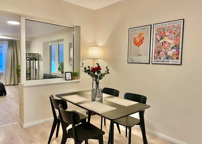 For Up To 4 Persons, Free Wifi, In Amburgo