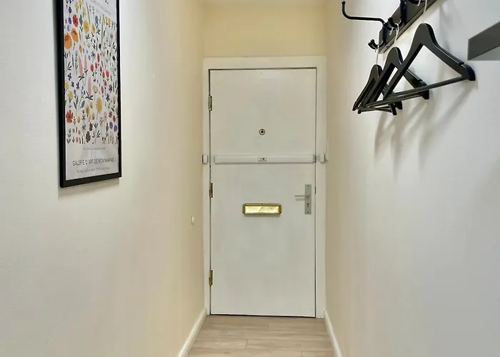 For Up To 4 Persons, Free Wifi, In * Hamburg